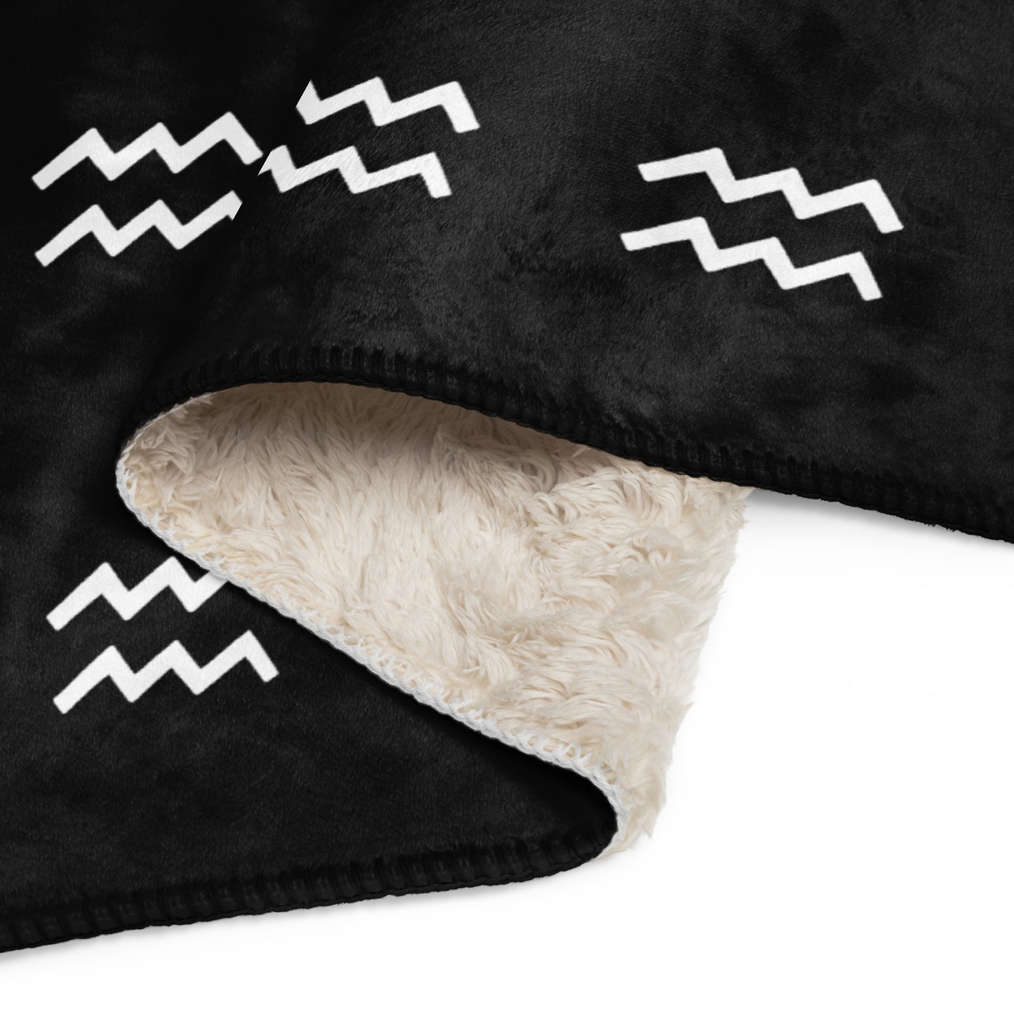 Aquarius Sherpa blanket by Shopimmis.com