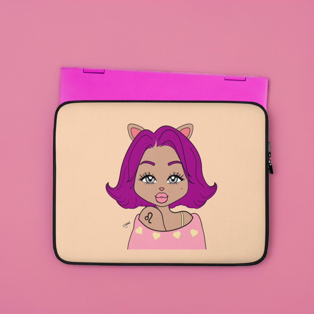 Laptop sleeve with a Leo character on a pink surface with a laptop.